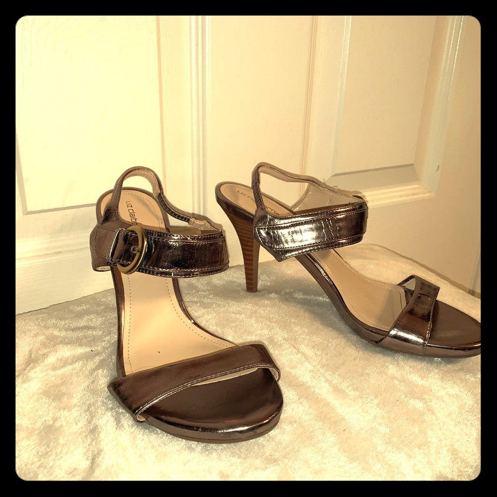 Liz Claiborne brand, light metallic bronze sandal.